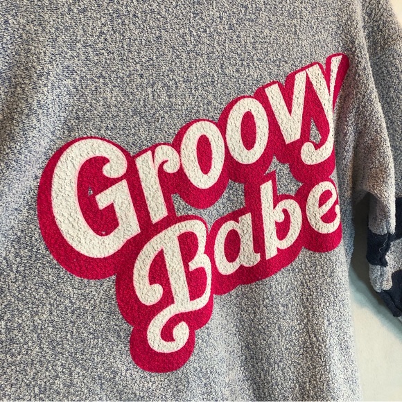 Pacific&Co Oversized Crewneck Long Sleeve Top Groovy Babe Barbie pink Sz Small - Picture 6 of 11